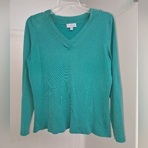 Green V-Neck Lightweight Knit Sweater